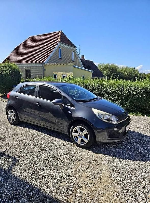 Brugt Kia Rio 69 HK (50 kW) 2017 Grå Hatchback