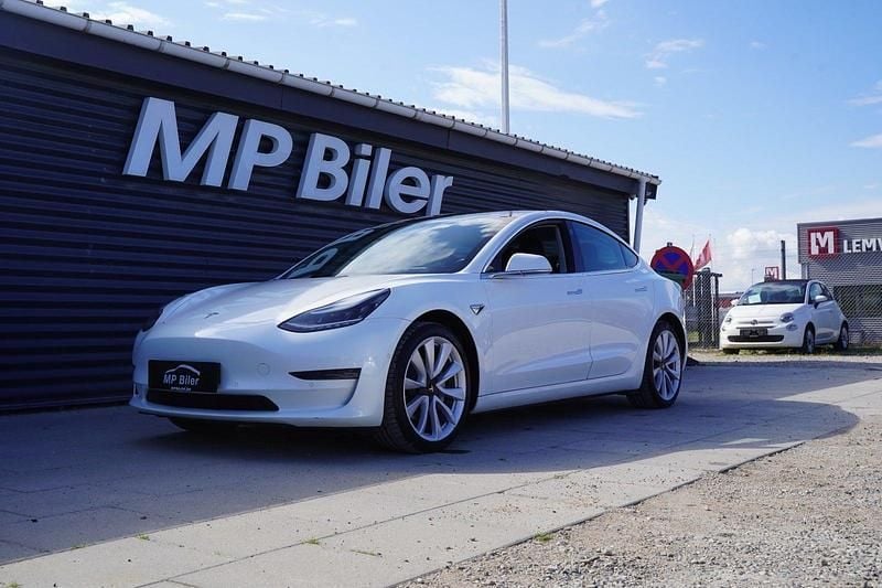 Hvid Brugt 2019 Tesla Model 3 Long Range Sedan | 164.700 kr. (Fair pris) - Billede 1/4
