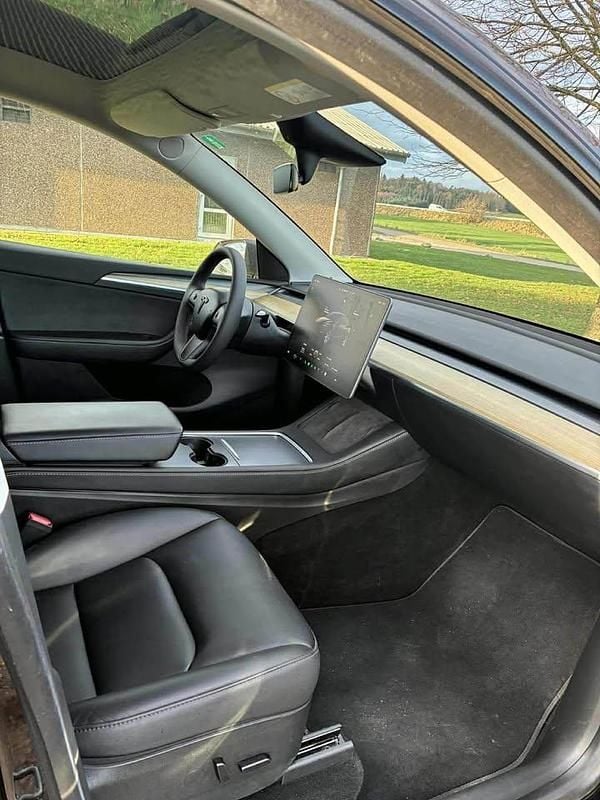 Brugt Tesla Model Y Standard Range 219 kW (299 HK) 2023 SUV