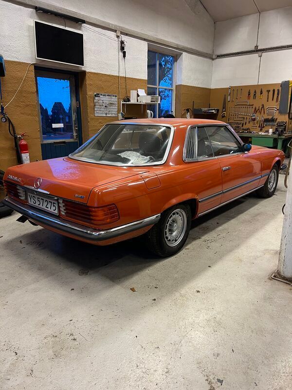 Brugt Mercedes SLC280 185 HK (136 kW) 1975 Orange