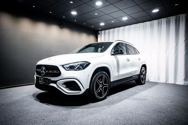 Farve: hvid Brugt 2023 Mercedes GLA250 Premium SUV | 429.900 kr. - Billede 1/4