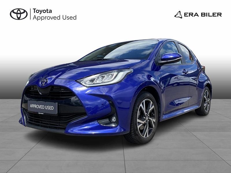 Blå metal Brugt 2024 Toyota Yaris Hybrid Comfort Hatchback | 224.900 kr. (Fair pris) - Billede 1/4