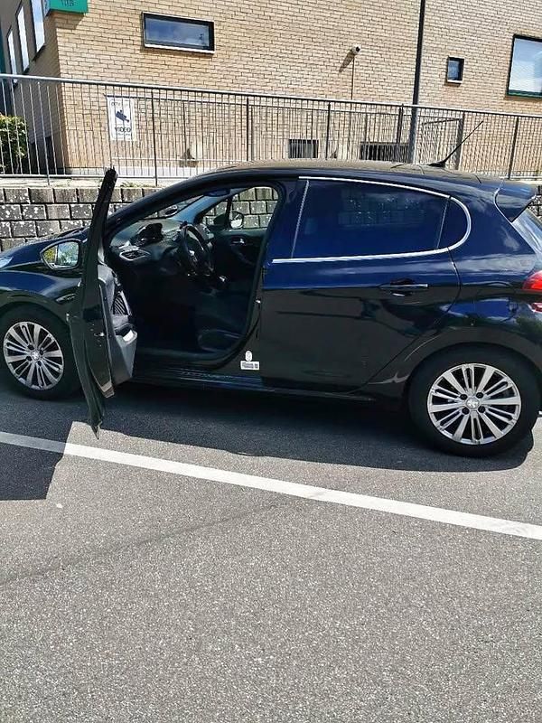 Sort Brugt 2019 Peugeot 208 Hatchback | 69.000 kr. (God pris) - Billede 1/4