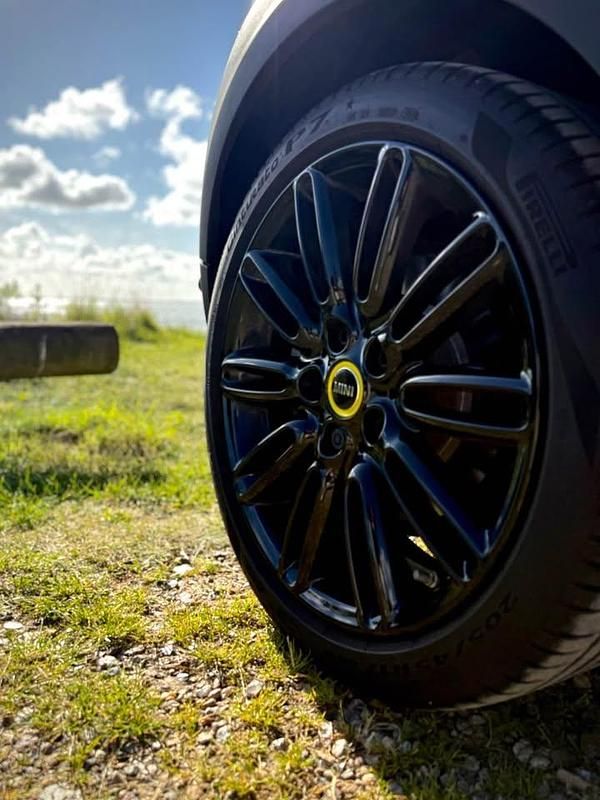 Brugt Mini Cooper SE Favoured 135 kW (184 HK) 2023 Blå Hatchback