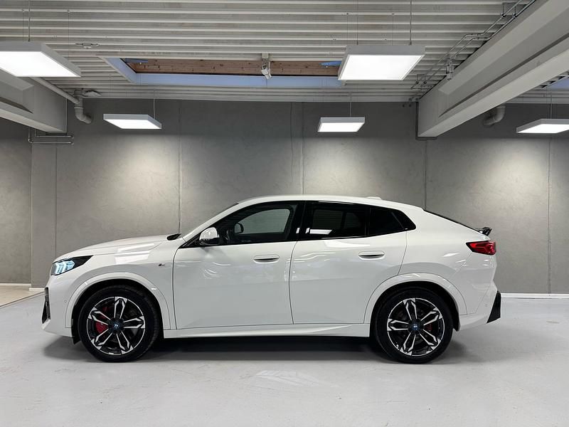 Brugt BMW iX2 M Sport 150 kW (204 HK) 2025 Alpinhvid SUV