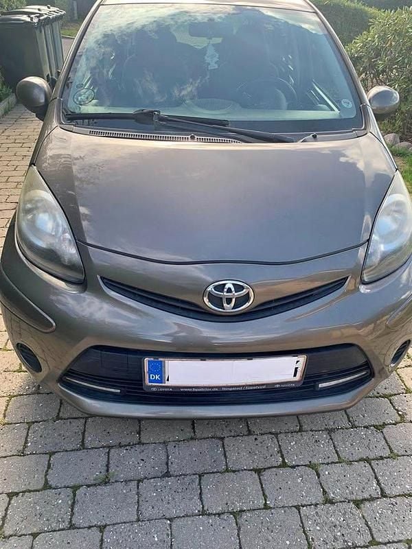 Brugt Toyota Aygo 68 HK (50 kW) 2013 Hatchback
