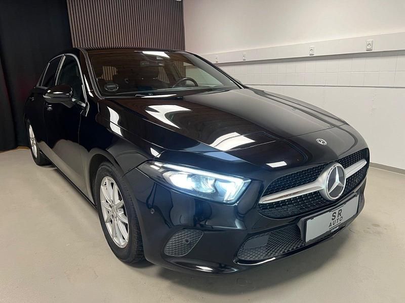 Brugt Mercedes A180 Business 116 HK (85 kW) 2018 Sort Hatchback