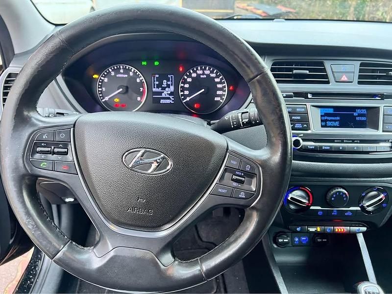 Brugt Hyundai i20 83 HK (61 kW) 2015 Sort Hatchback