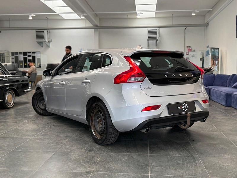 Brugt Volvo V40 Kinetic 177 HK (130 kW) 2012 Sølvmetal Hatchback