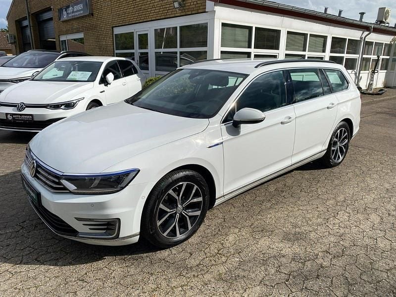 Hvid Brugt 2017 VW Passat GTE Stationcar | 189.900 kr. (Dyr) - Billede 1/4