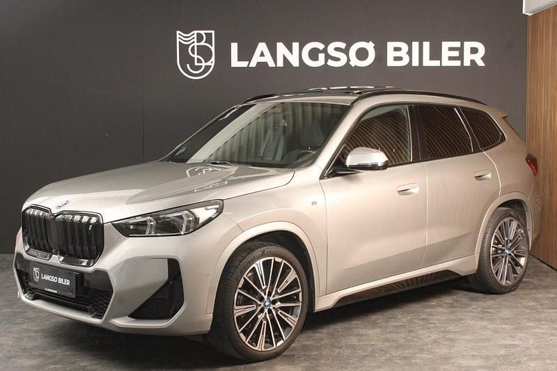 Sølvmetal Brugt 2022 BMW iX1 M Sport SUV | 339.500 kr. (God pris) - Billede 1/4