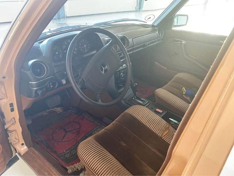 Brugt Mercedes E300 1978 Sedan