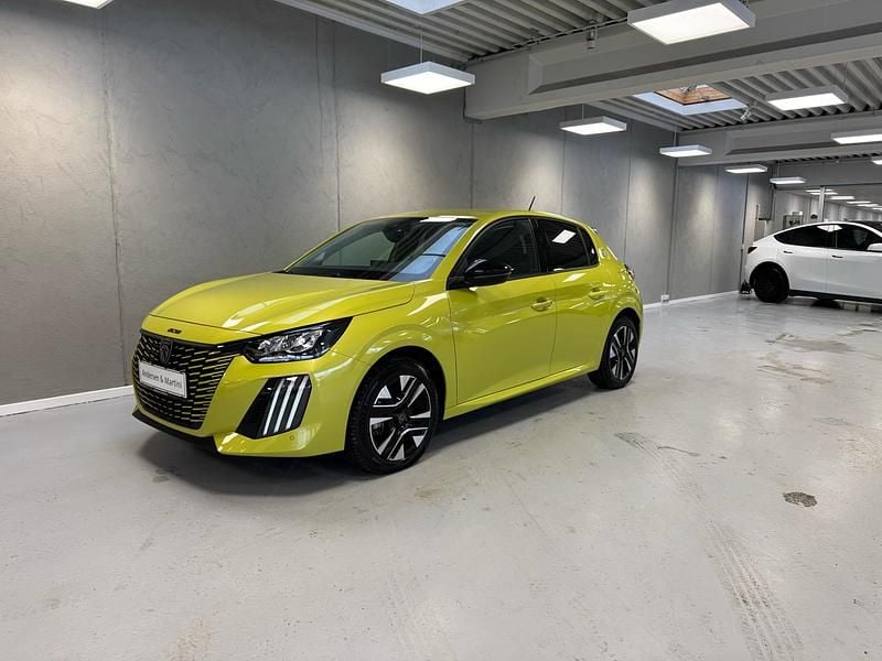 Brugt Peugeot e-208 Style 100 kW (136 HK) 2023 Limegroen Hatchback