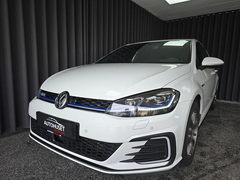 Hvid Brugt 2018 VW Golf VII GTE Hatchback | 174.900 kr. (Fair pris) - Billede 1/4