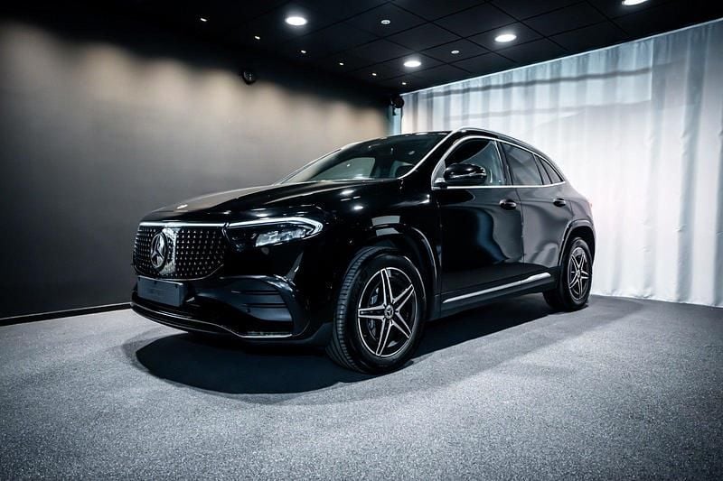 Farve: sort Brugt 2024 Mercedes EQA250+ AMG SUV | 344.900 kr. (Fair pris) - Billede 1/4
