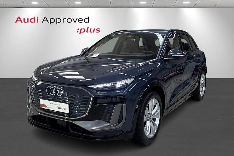 Blåmetal Brugt 2024 Audi Q6 e-tron Performance SUV | 624.900 kr. (God pris) - Billede 1/4