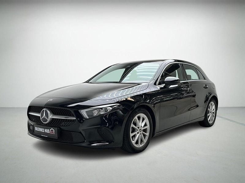 Sortmetal Brugt 2019 Mercedes A200 Progressive Sedan | 229.980 kr. (God pris) - Billede 1/4
