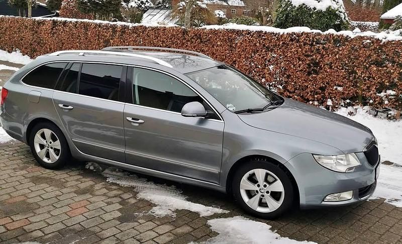 Brugt Skoda Superb Elegance 105 HK (77 kW) 2012 Grå Stationcar