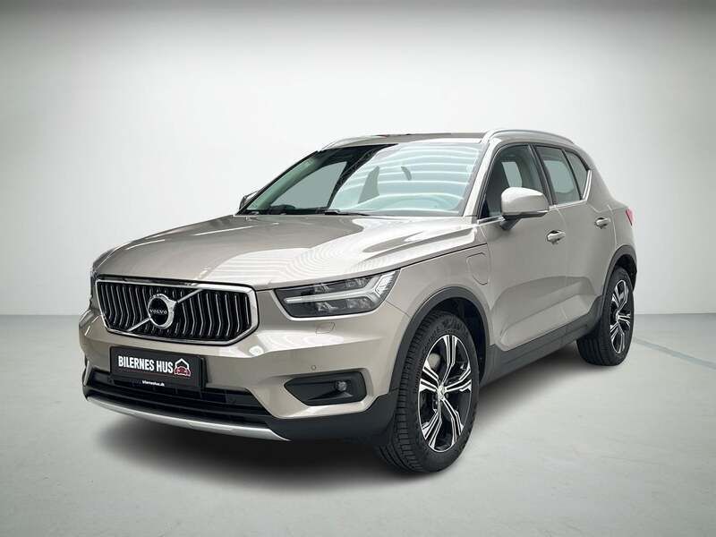 Champagnemetal Brugt 2021 Volvo XC40 Inscription SUV | 279.900 kr. (Fair pris) - Billede 1/4