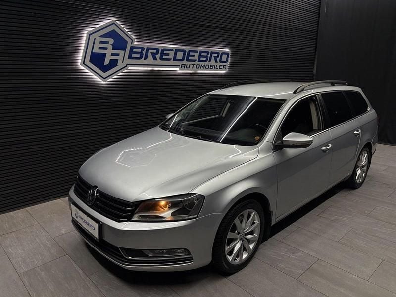 Sølvmetal Brugt 2012 VW Passat Comfortline Stationcar | 89.500 kr. (Dyr) - Billede 1/4