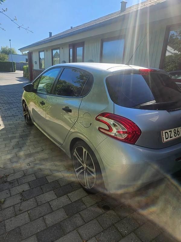 Brugt Peugeot 208 68 HK (50 kW) 2012 Hatchback