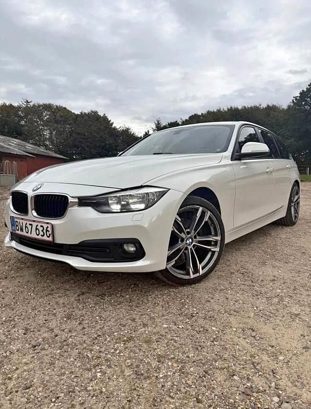 Hvid Brugt 2015 BMW 320 Comfort Edition Stationcar | 120.000 kr. (God pris) - Billede 1/4
