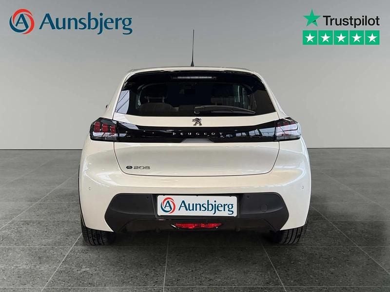Brugt Peugeot e-208 Active 100 kW (136 HK) 2021 Perlemorshvid Hatchback