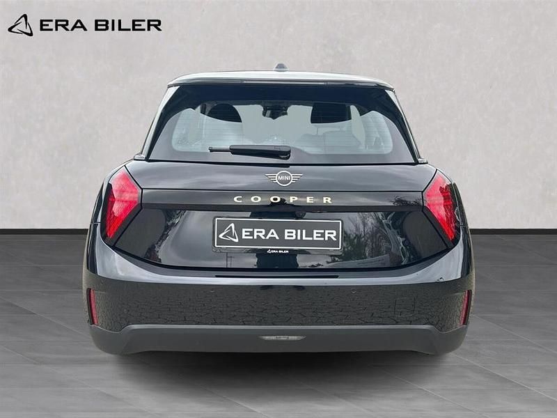 Brugt Mini Cooper Classic 135 kW (184 HK) 2024 Midnight black metallic Hatchback
