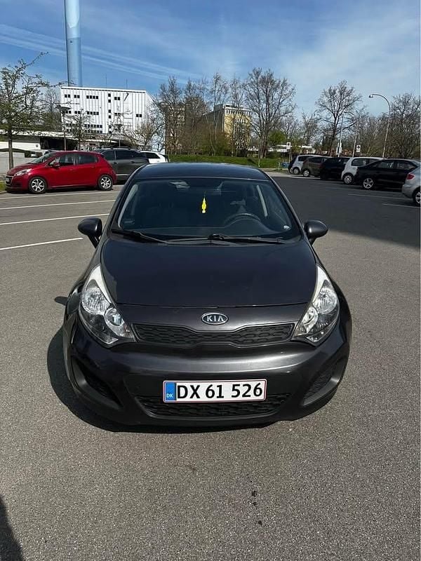 Grå Brugt 2014 Kia Rio MPV | 34.999 kr. (Dyr) - Billede 1/4