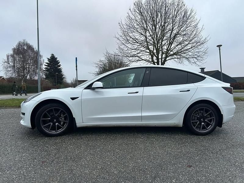 Brugt Tesla Model 3 Standard Range Plus 239 kW (325 HK) 2021 Hvid Sedan