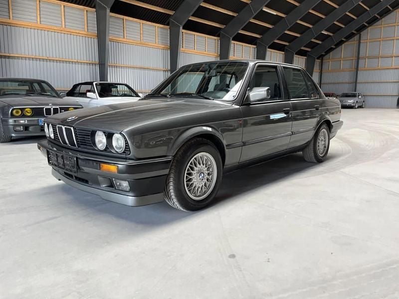 Brugt BMW 325 170 HK (125 kW) 1989 Grå