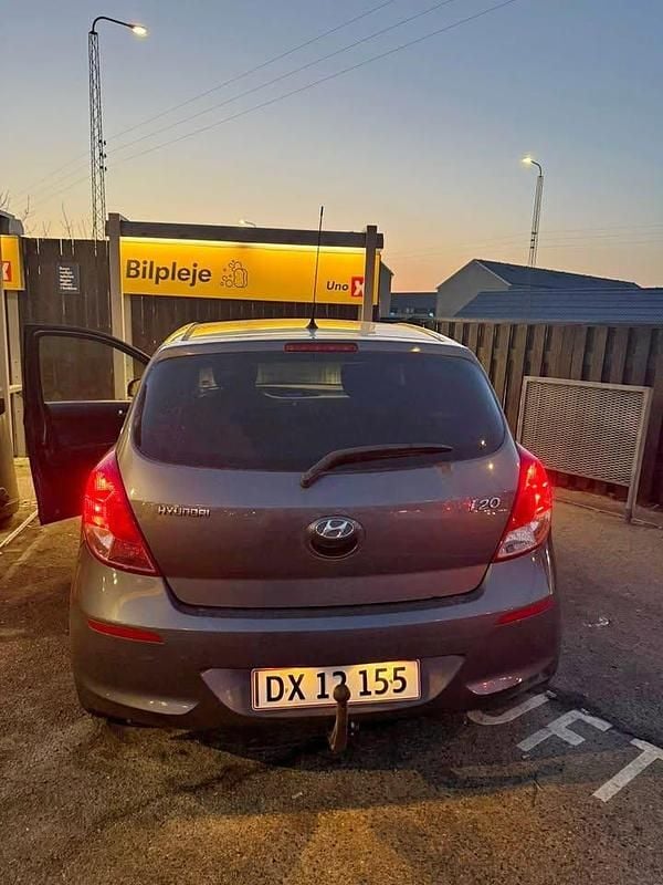 Brugt Hyundai i20 85 HK (62 kW) 2015 Grå Hatchback