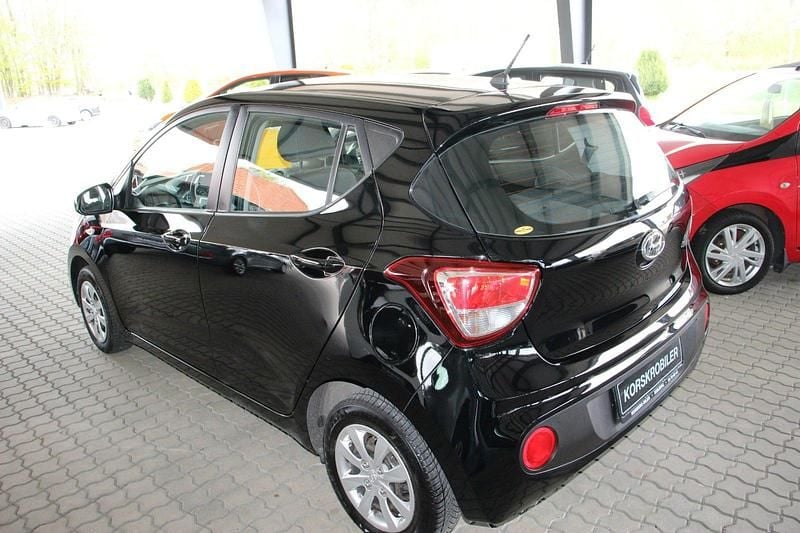 Brugt Hyundai i10 Comfort 66 HK (48 kW) 2017 Sortmetal Hatchback