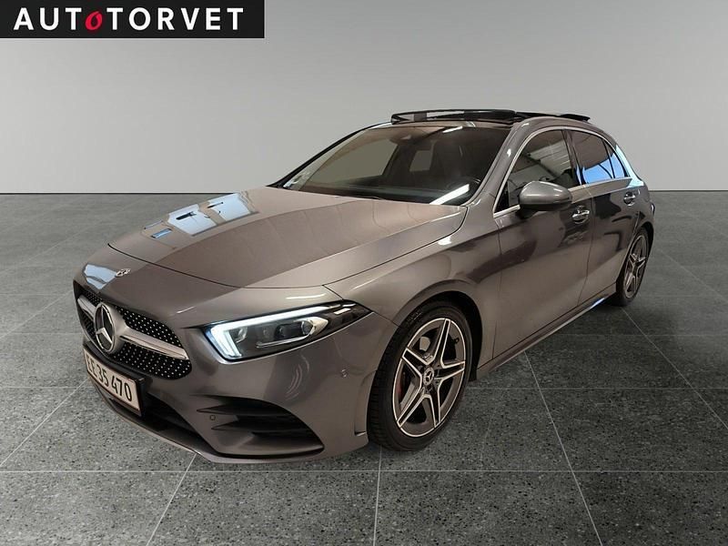 Gråmetal Brugt 2018 Mercedes A180 AMG line Hatchback | 264.700 kr. - Billede 1/4