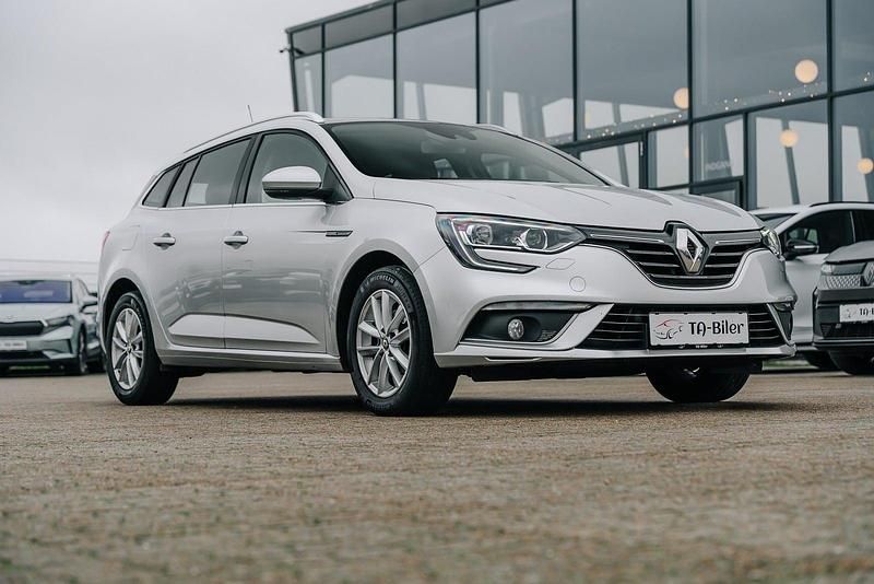 Sølvmetal Brugt 2017 Renault Mégane IV Zen Stationcar | 79.900 kr. (Lidt for dyr) - Billede 1/4