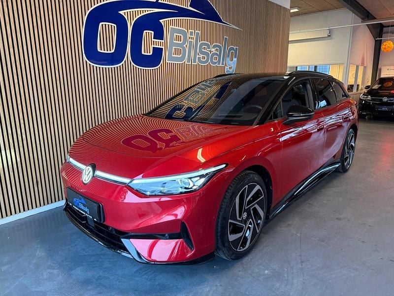 Rødmetal Brugt 2025 VW ID.7 Style Stationcar | 408.900 kr. - Billede 1/4