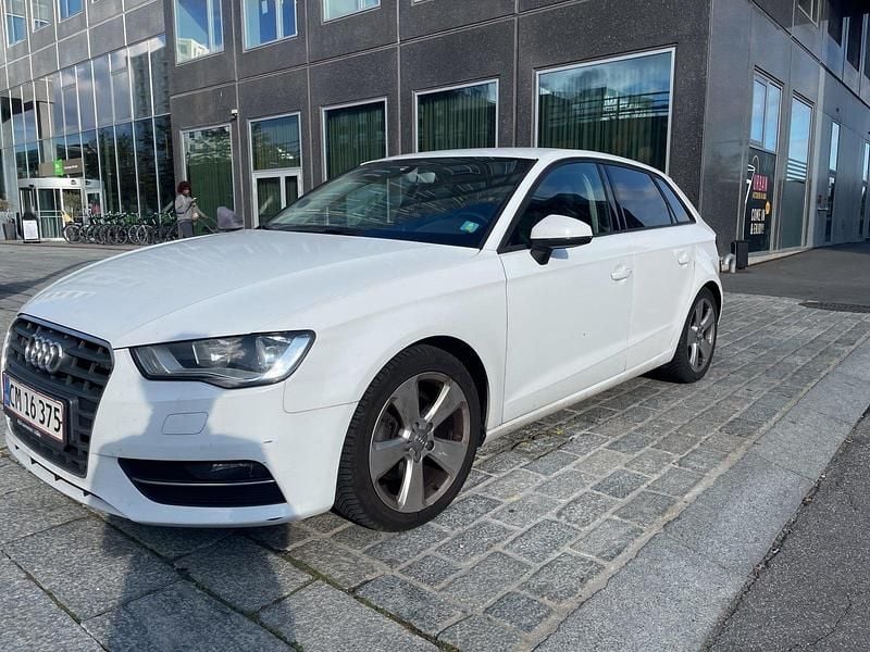 Hvid Brugt 2015 Audi A3 Sportback Ambition Hatchback | 129.900 kr. (Lidt for dyr) - Billede 1/4