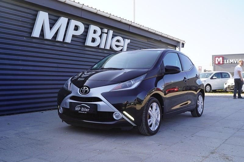 Sortmetal Brugt 2017 Toyota Aygo X-Black Hatchback | 67.900 kr. (Fair pris) - Billede 1/4