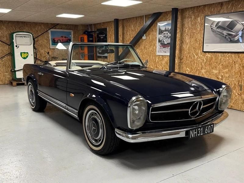 Brugt Mercedes 230 170 HK (125 kW) 1967 Mørkblå Cabriolet