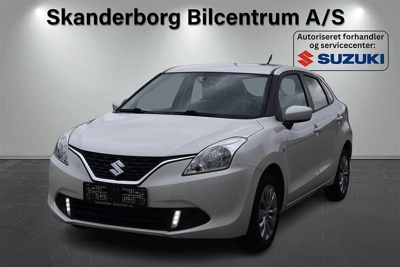Arctic white pearl met. Brugt 2020 Suzuki Baleno Active Hatchback | 99.900 kr. (Fair pris) - Billede 1/4