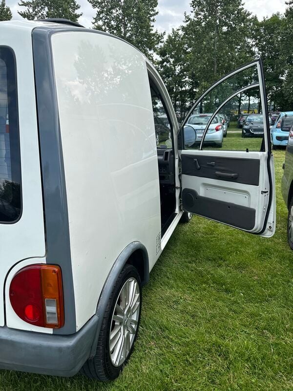 Brugt Nissan Cargo S 90 HK (66 kW) 1990 Hvid