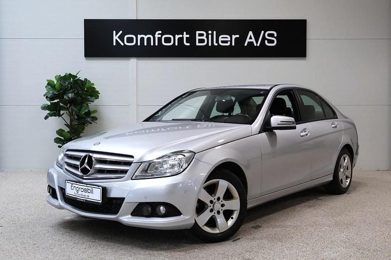 Sølvmetal Brugt 2012 Mercedes C200 Sedan | 79.900 kr. (God pris) - Billede 1/4