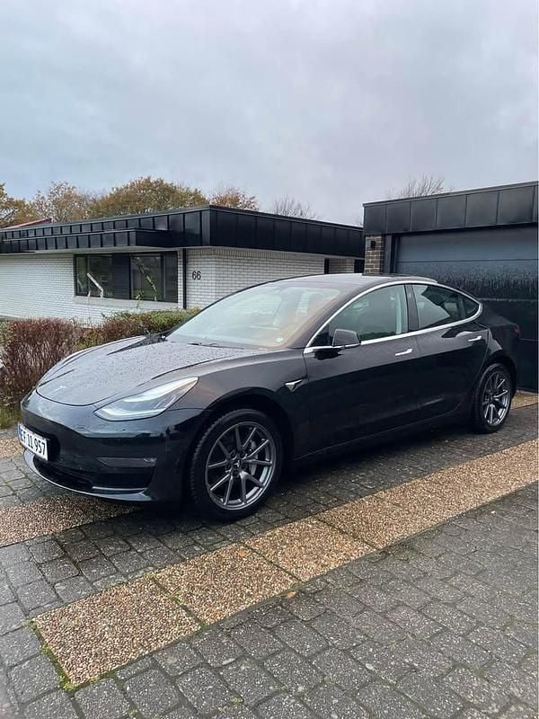 Brugt Tesla Model 3 Standard Range 225 kW (306 HK) 2019 Sedan