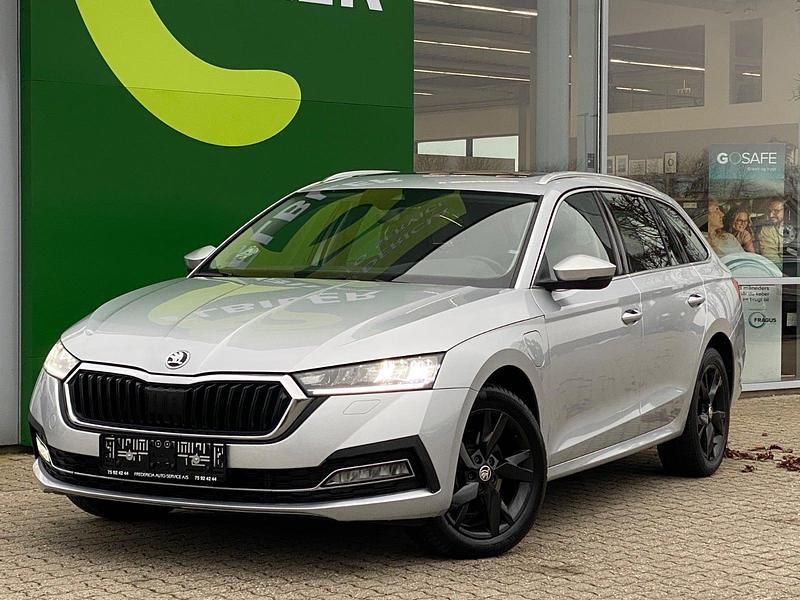 Sølvmetal Brugt 2022 Skoda Octavia Stationcar | 209.900 kr. (Fair pris) - Billede 1/4