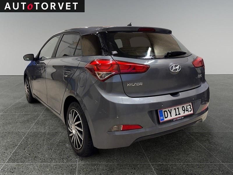 Brugt Hyundai i20 Comfort 75 HK (55 kW) 2016 Koks Hatchback