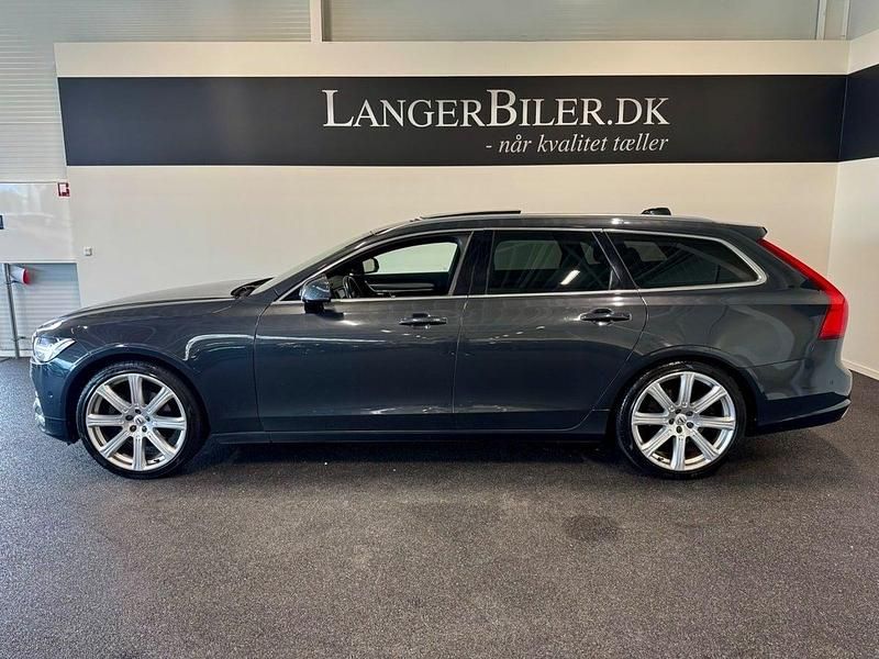 Brugt Volvo V90 Momentum 254 HK (186 kW) 2016 Mørkblåmetal Stationcar