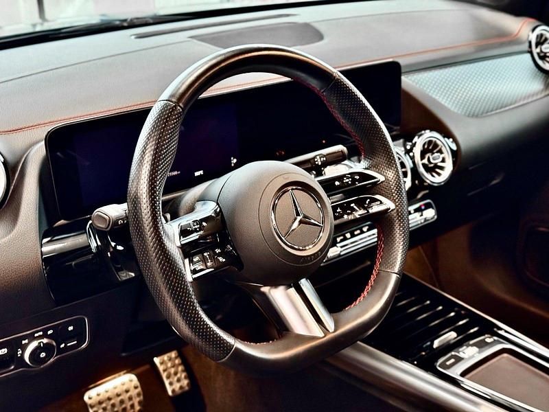 Brugt Mercedes EQA250+ AMG line 11 kW (15 HK) 2024 Mørkblåmetal SUV