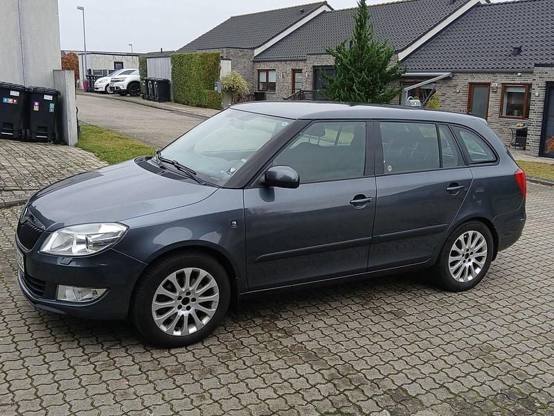 Grå Brugt 2012 Skoda Fabia Elegance Stationcar | 29.900 kr. (God pris) - Billede 1/4