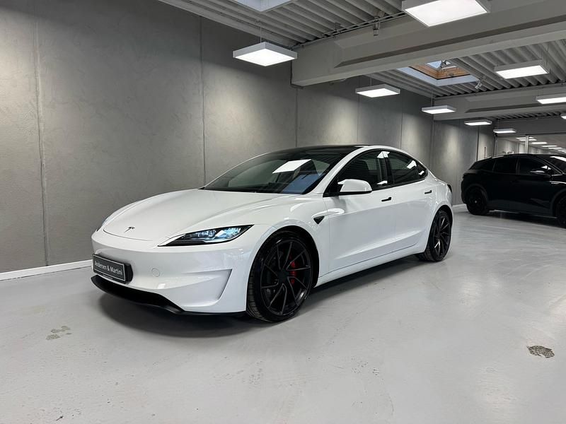 Hvidmetal Brugt 2024 Tesla Model 3 Performance Sedan | 392.200 kr. - Billede 1/4