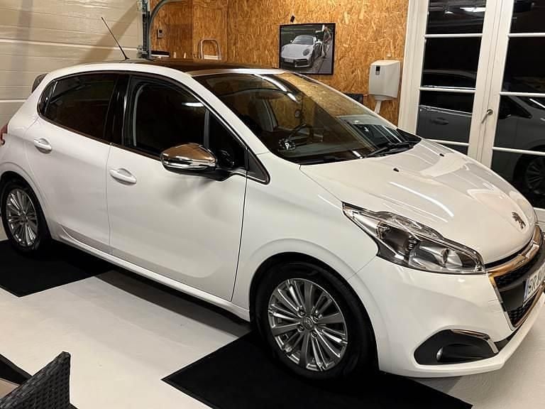 Brugt 2017 Peugeot 208 Hatchback | 46.000 kr. (God pris) - Billede 1/3